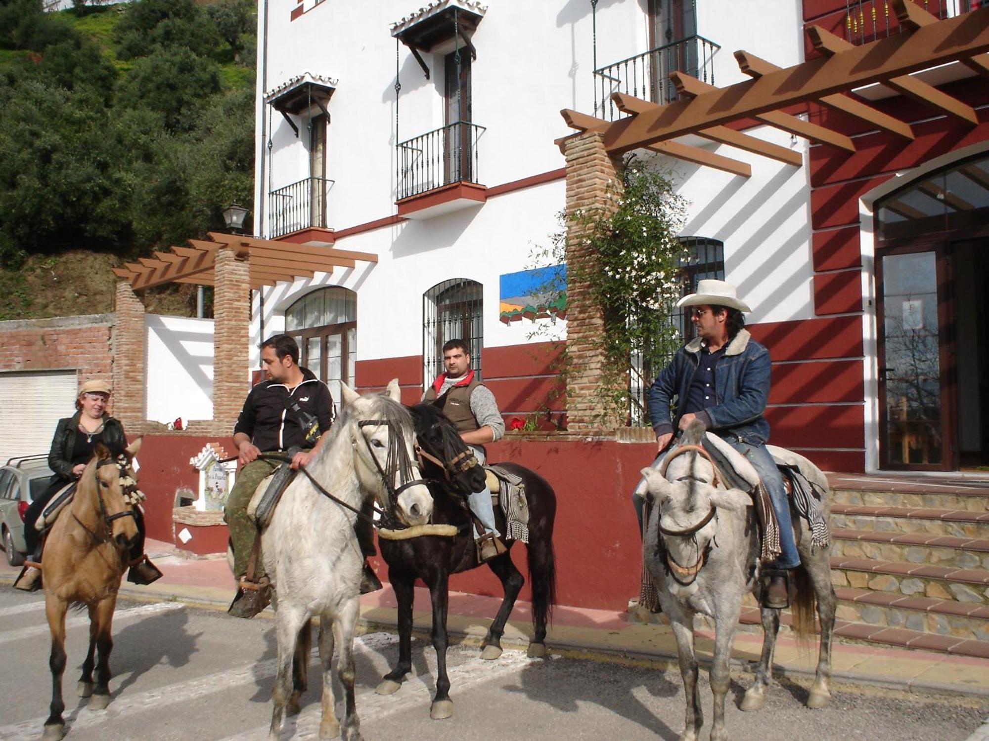 Apartamentos Rurales Jardines Del Visir ヘナルグアシル エクステリア 写真